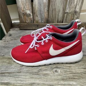 Nike Roshe Run GS - Gym Red - White size Y5 women’s 6.5